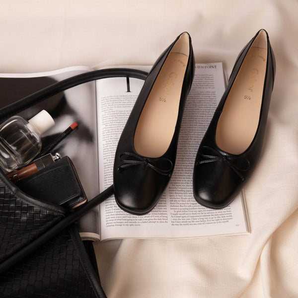 Trending now: Monochrome outfits for autumn