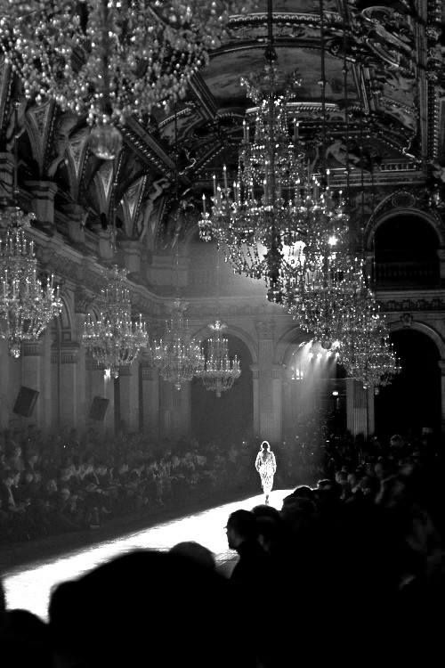 SS23 | From Catwalk to Sidewalk: The Journey of Footwear in Fashion