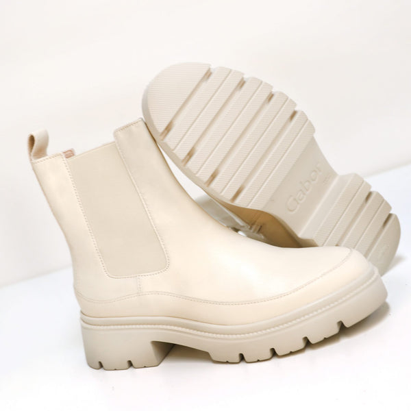 Affection in Panna Leather. The image features a Chelsea boot in the Gabor Sale.