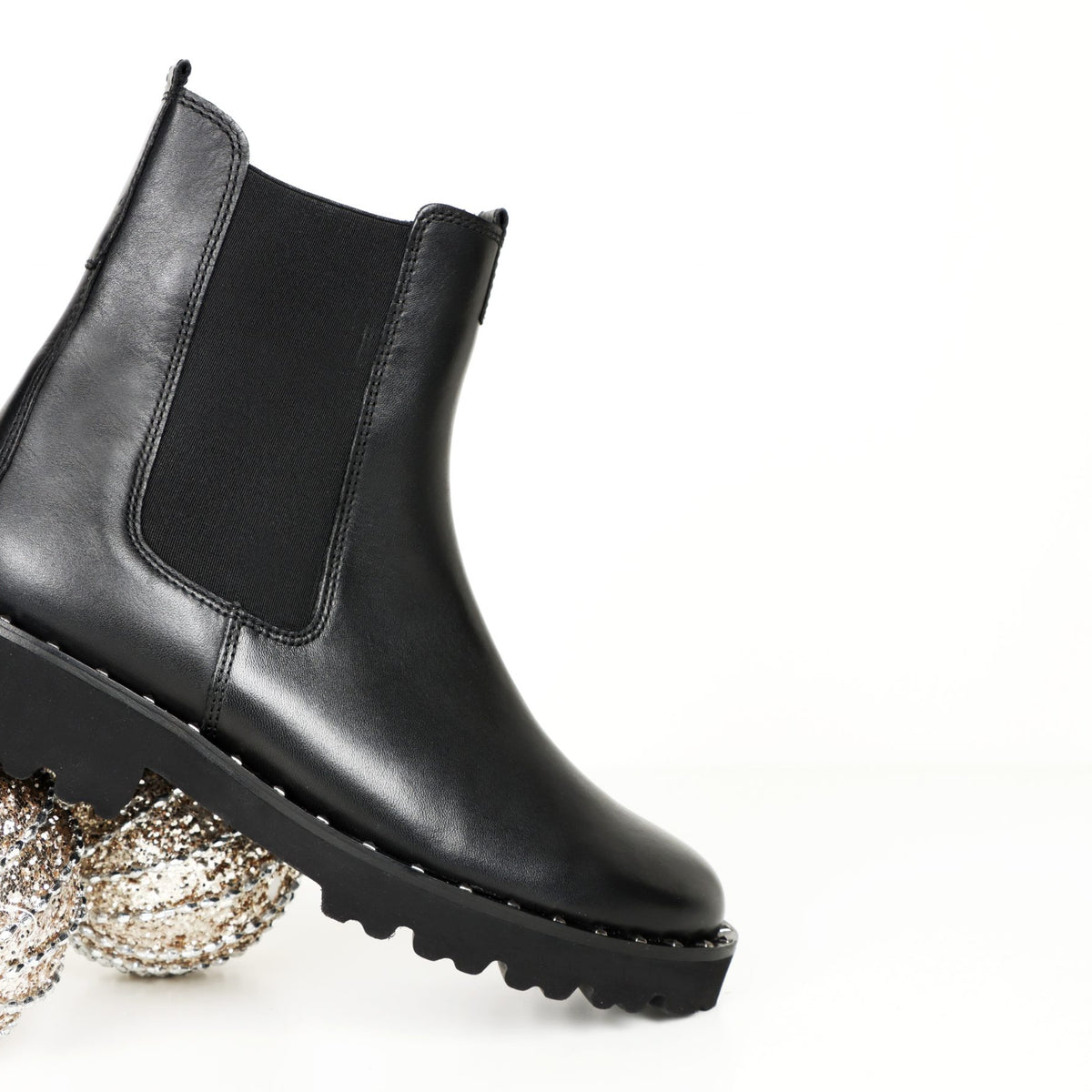 7 Essential Shoe Gifts for Shoe Lovers​ you Need to Get this Christmas
