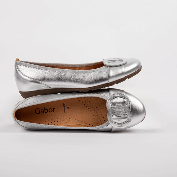 How to style Metallics in 2025