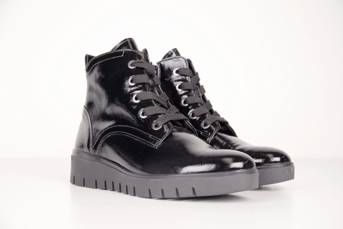 How to clean patent leather boots. Gabor black patent leather boots