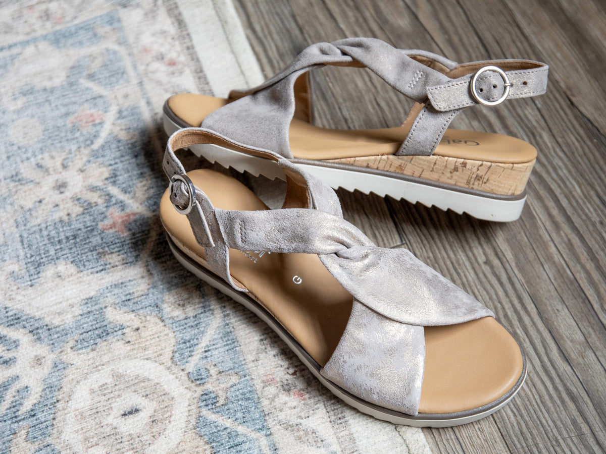 How to style peep toe sandals now