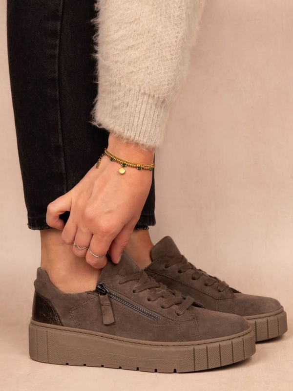 How to Style Trainers, Ballet Pumps and Flats for Work Without Sacrificing Comfort