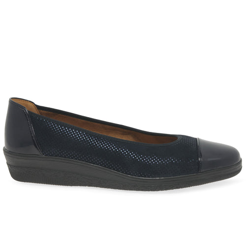 Petunia Womens Accent Low Heeled Pumps