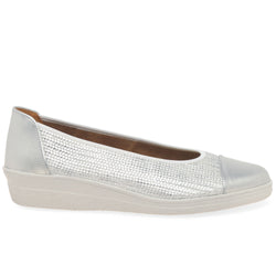 Petunia Womens Accent Low Heeled Pumps