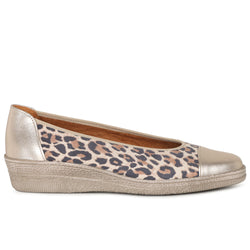 Petunia Womens Accent Low Heeled Pumps