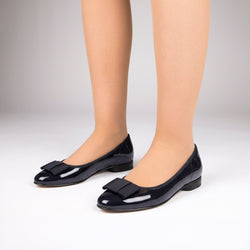 Assist Womens Bow Trim Ballerina Flats