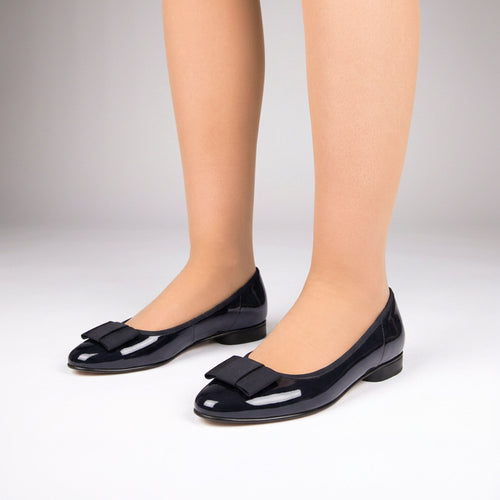 Assist Womens Bow Trim Ballerina Flats
