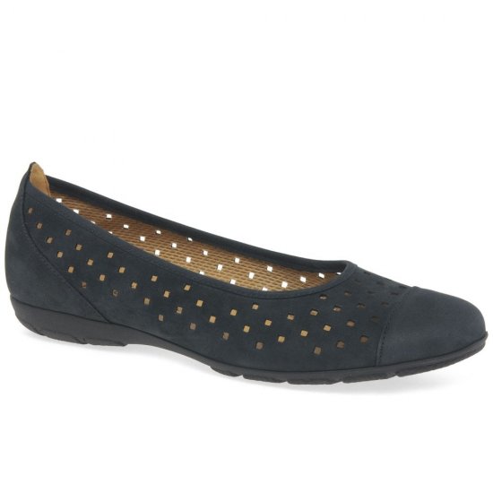 Ruffle Womens Punched Detail Casual Shoes